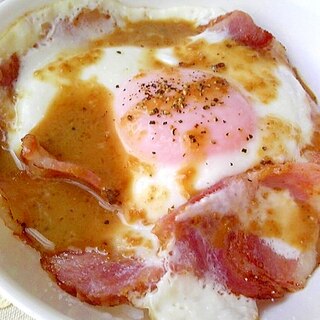 ベーコンエッグ丼☆胡麻だれソース